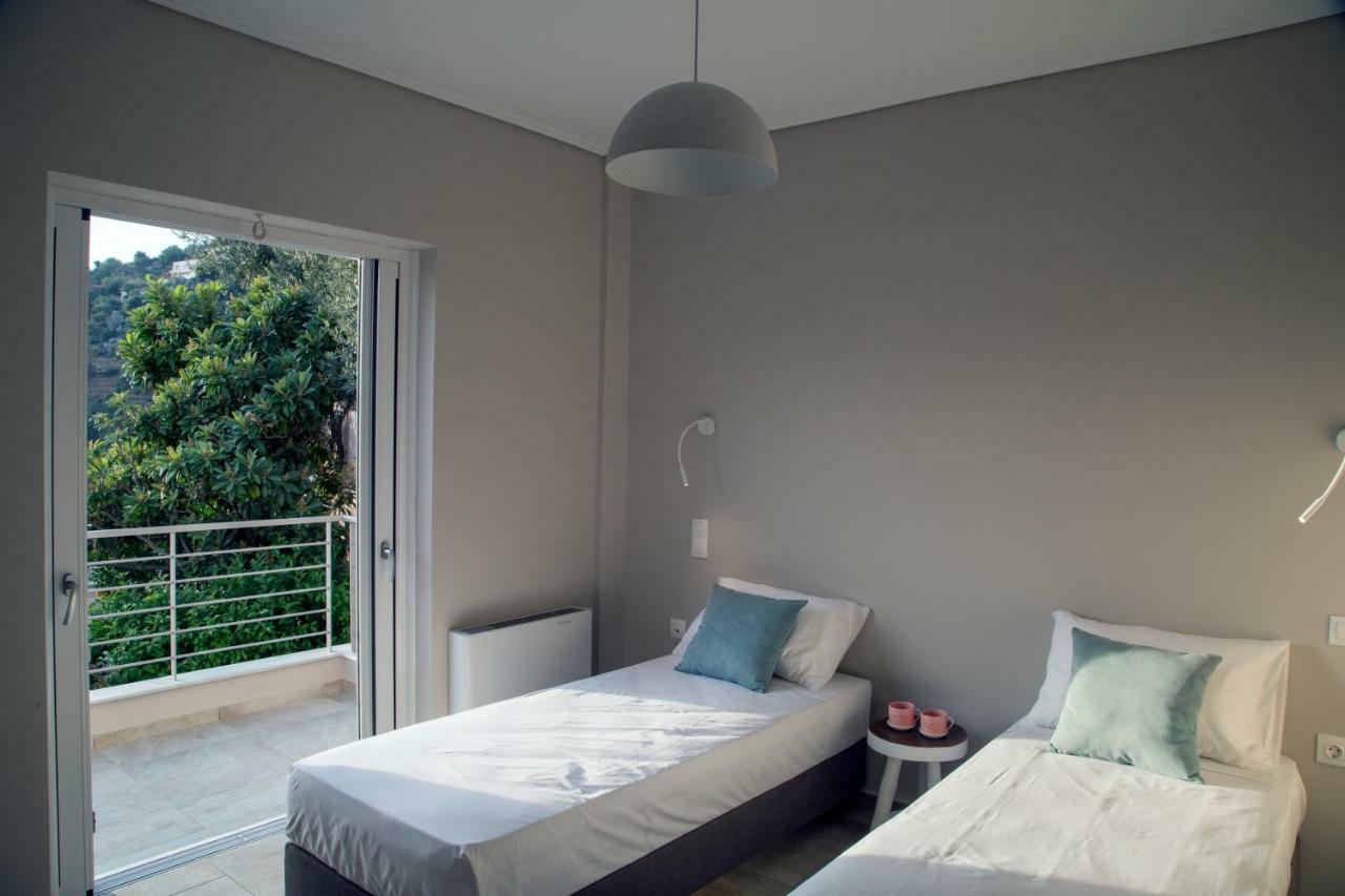 Kalavria Luxury Suites - Magnificent Sea View Of Poros Poros Town Dış mekan fotoğraf