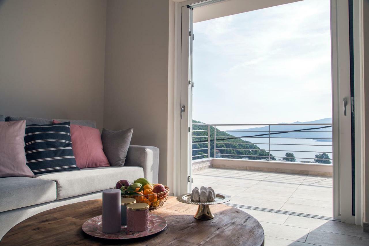 Kalavria Luxury Suites - Magnificent Sea View Of Poros Poros Town Dış mekan fotoğraf