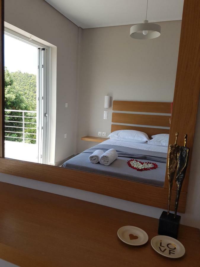 Kalavria Luxury Suites - Magnificent Sea View Of Poros Poros Town Dış mekan fotoğraf